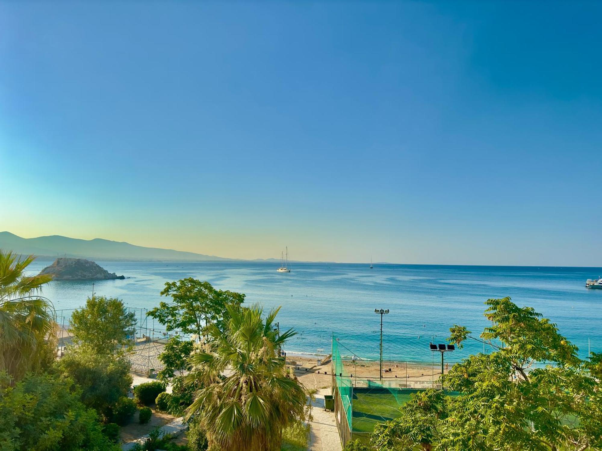 Apartment Center Piraeus Location Kastella Passalimani Port Exterior photo