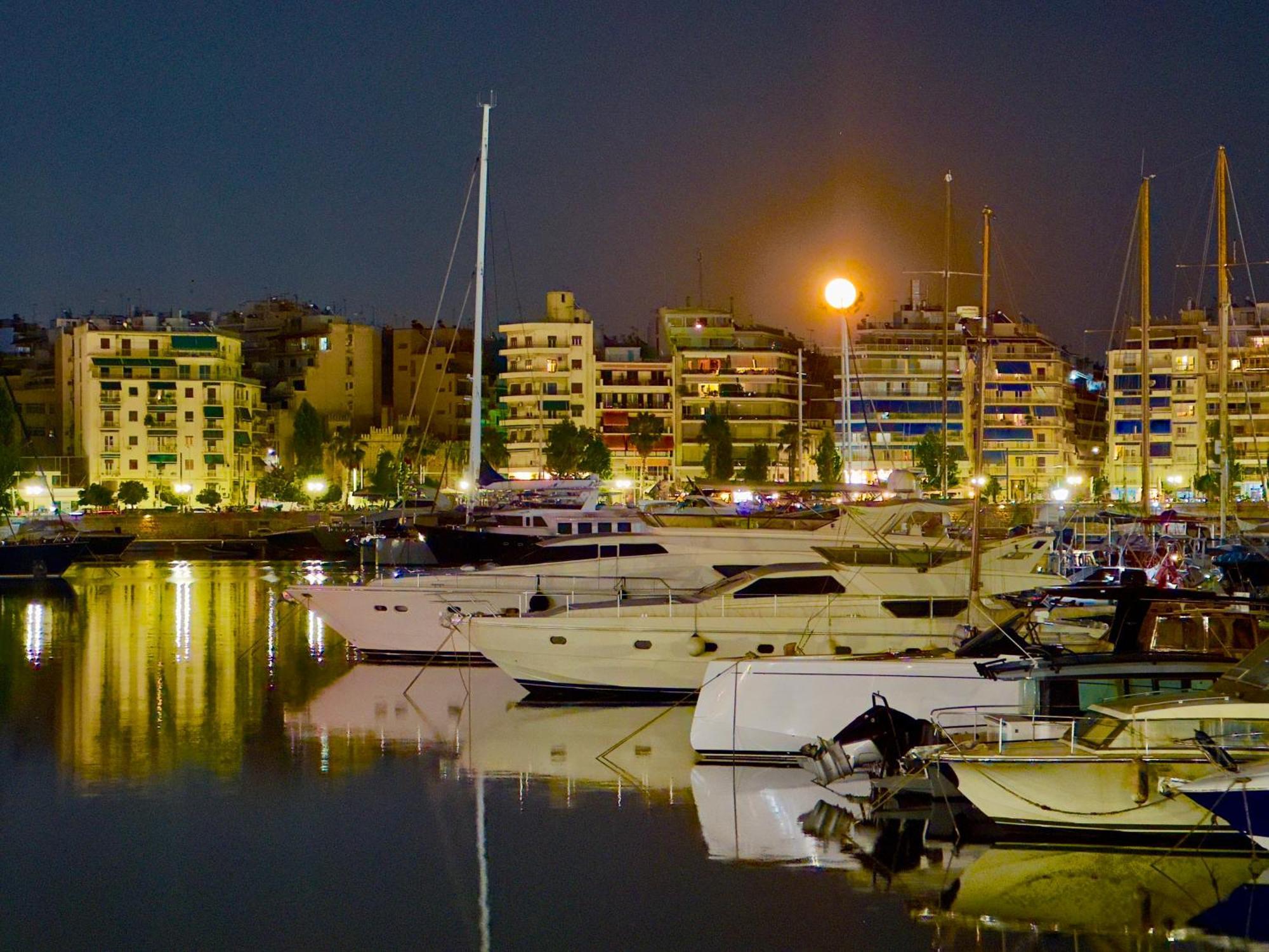 Apartment Center Piraeus Location Kastella Passalimani Port Exterior photo